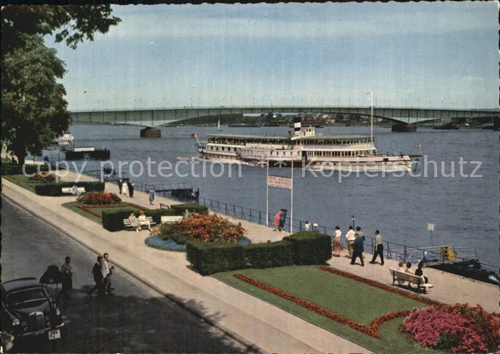 Bonn Rhein Fahrgastschiff Bruecke Promenade