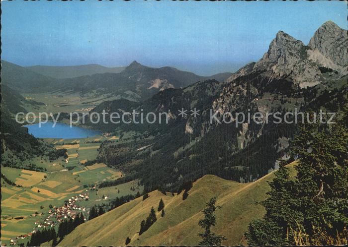 Tannheim Tirol Panorama Blick vom Hahnenkamm ins Tannheimer Tal Gimpelhaus Rote