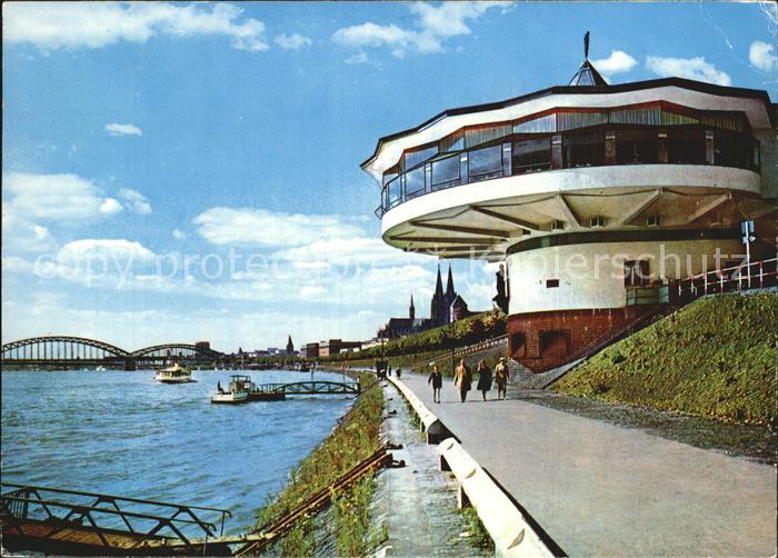 Koeln Rhein Restaurant Bastei am Rheinufer Blick zum Dom