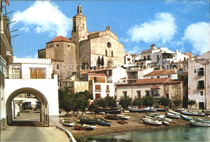 Cadaques Hafenpartie mit Kirche