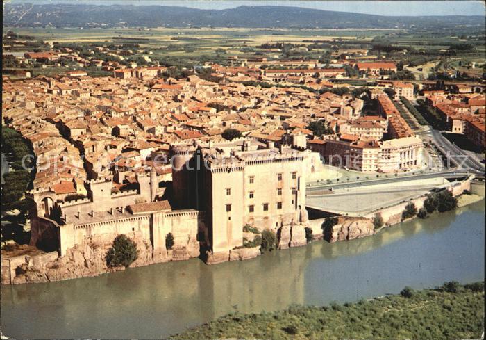 Tarascon Bouches-du-Rhone Fliegeraufnahme avec Chateau du Roy René