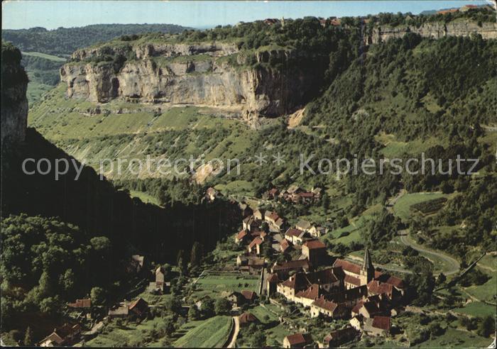 Baume-les-Messieurs Fliegeraufnahme Paysage du Jura
