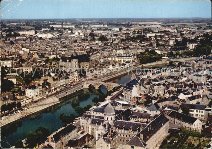 Laval Mayenne Vue generale et la Mayenne vue aerienne
