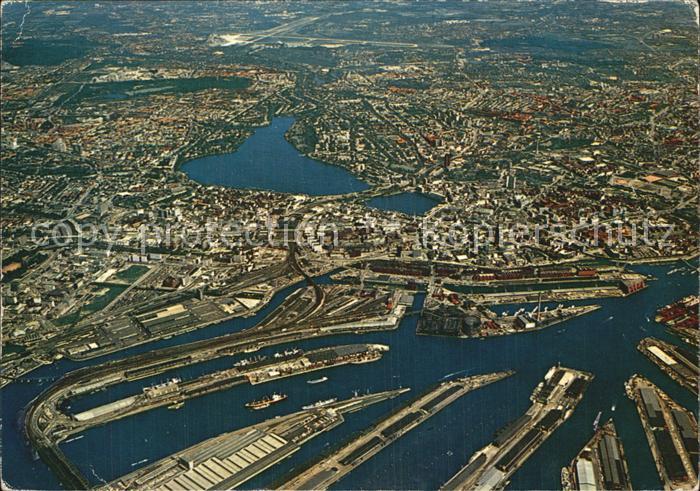 HAMBURG  CITY Blick auf Stadt und Hafen Fliegeraufnahme