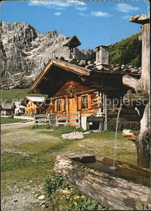 Engalm Bergdorf im Karwendel Holzbrunnen