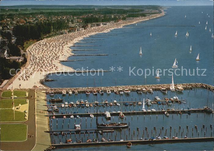 Groemitz Ostseebad Fliegeraufnahme Strand hafen
