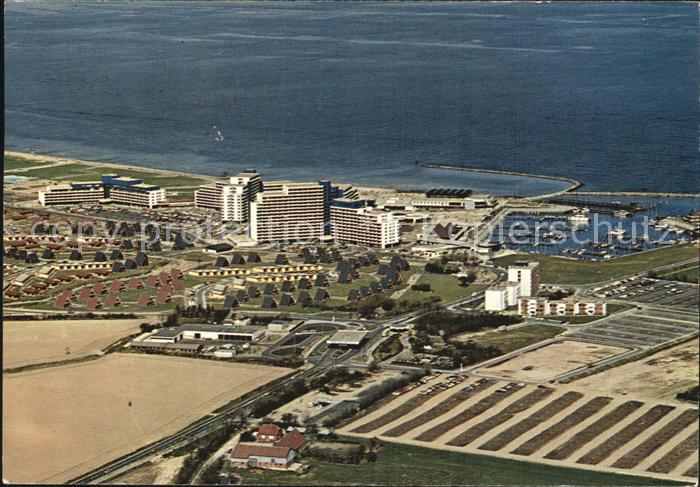 Damp Fliegeraufnahme mit Hafen