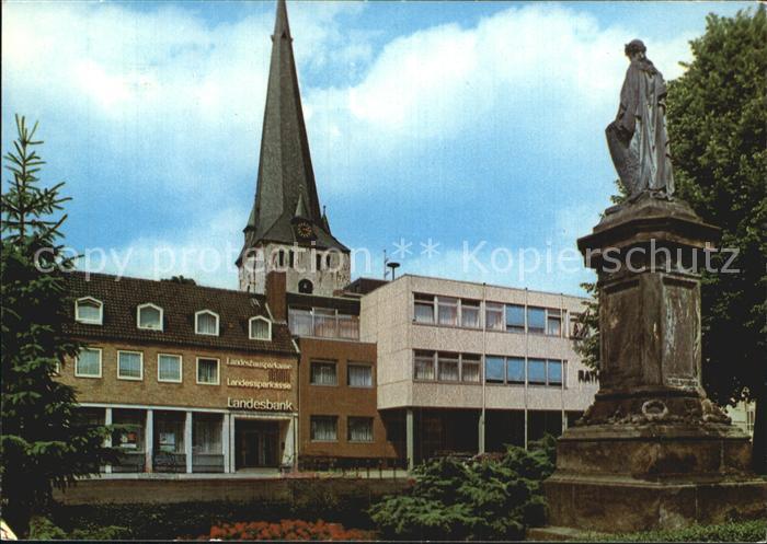 Schoeppenstedt Markt Denkmal Statue Kirchturm Eulenspiegelstadt