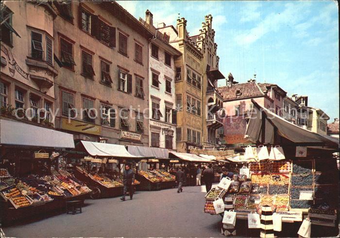 Bozen Suedtirol Obstmarkt Piazza Erbe
