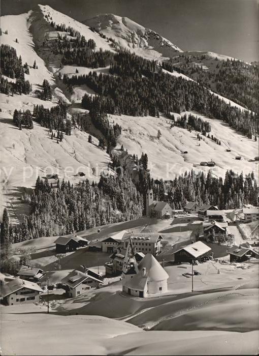 Hirschegg Kleinwalsertal Vorarlberg Winterpanorama mit Hammerspitze Alpen