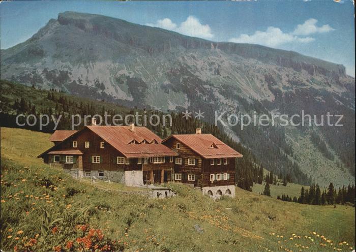 Schwarzwasserhuette mit Hoch Ifen Allgaeuer Alpen