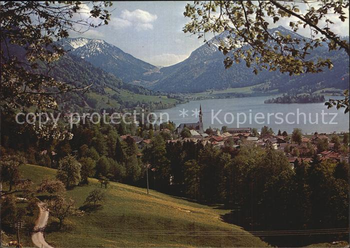 Schliersee Blick zur Brecherspitze und Jaegerkamp Mangfallgebirge