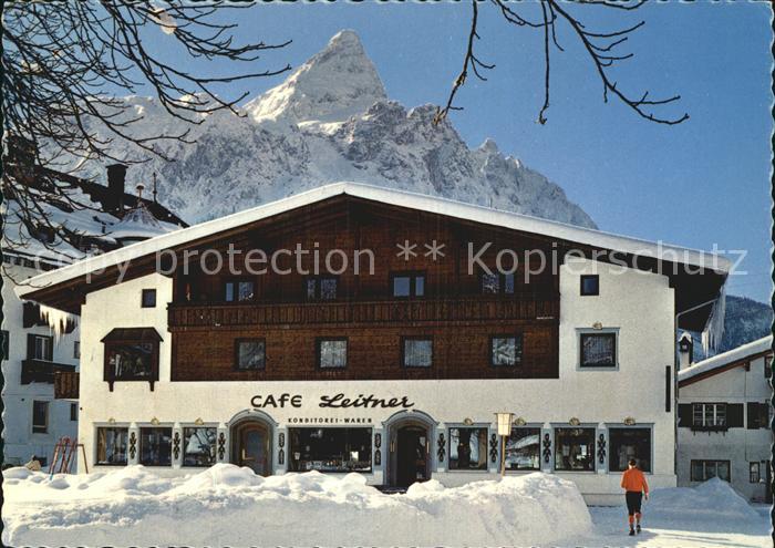 Ehrwald Tirol Cafe Leitner am Kirchplatz Winterpanorama mit Sonnenspitze