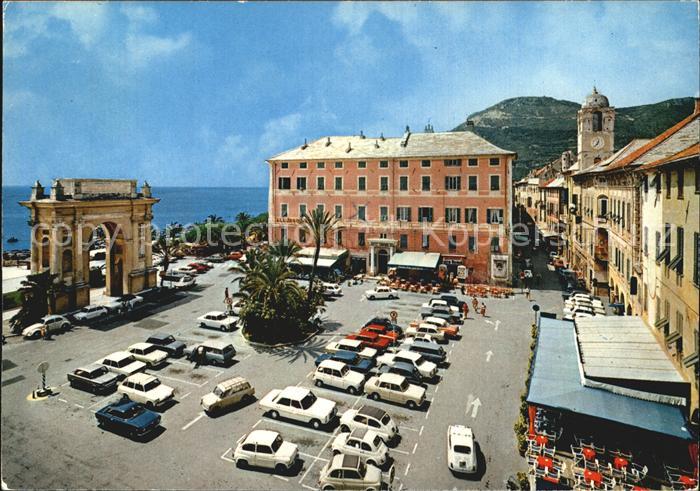 Finale Ligure Piazza Vittorio Emanuele II Riviera delle Palme