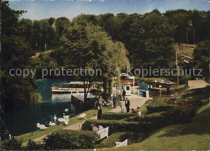 Malente-Gremsmuehlen Partie am Dieksee mit Anlegestelle und Personenschiff