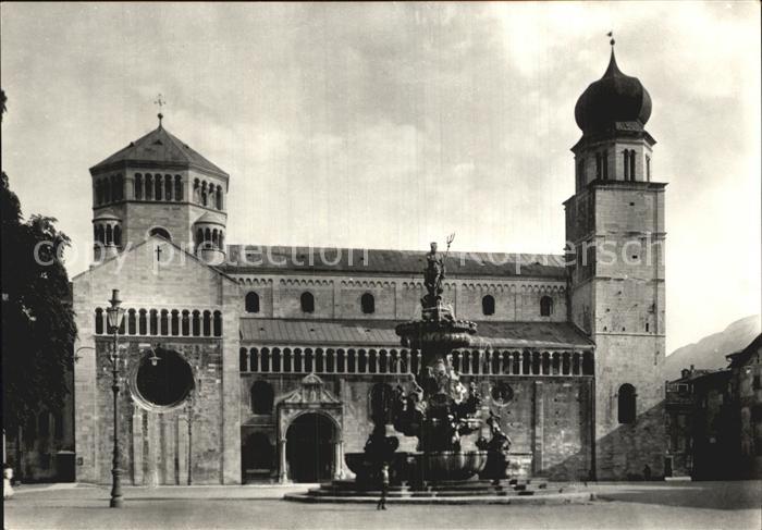 Trento Dom mit Brunnen