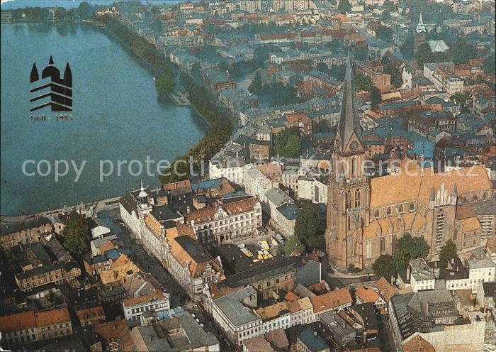 Schwerin Mecklenburg Fliegeraufnahme mit Kirche und Altstadt