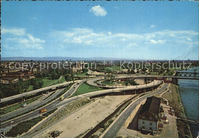 MANNHEIM BW Fliegeraufnahme Schloss und Auffahrt zur Rheinbruecke