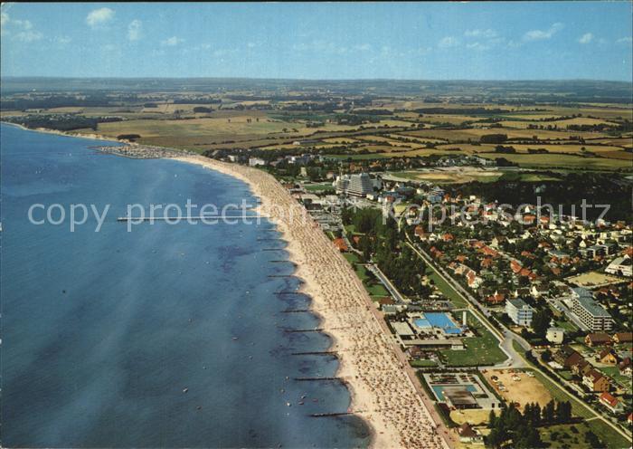 Groemitz Ostseebad Fliegeraufnahme mit Strand