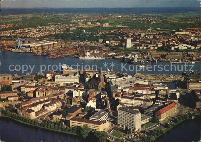 KIEL  CITY Fliegeraufnahme Centrum mit Werften und Ostufer