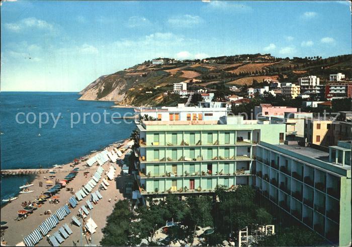 Gabicce Mare Panorama del Monte e Spiaggia