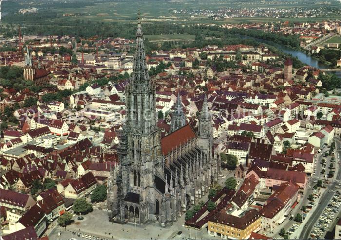 Ulm Donau Fliegeraufnahme Hoechste Kirche der Welt