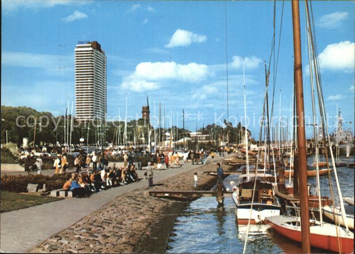 Travemuende Ostseebad Promenade Bootshafen