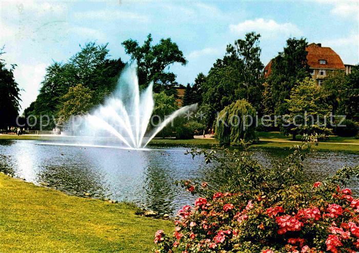 Bad Salzuflen Kurparksee mit grosser Fontaene
