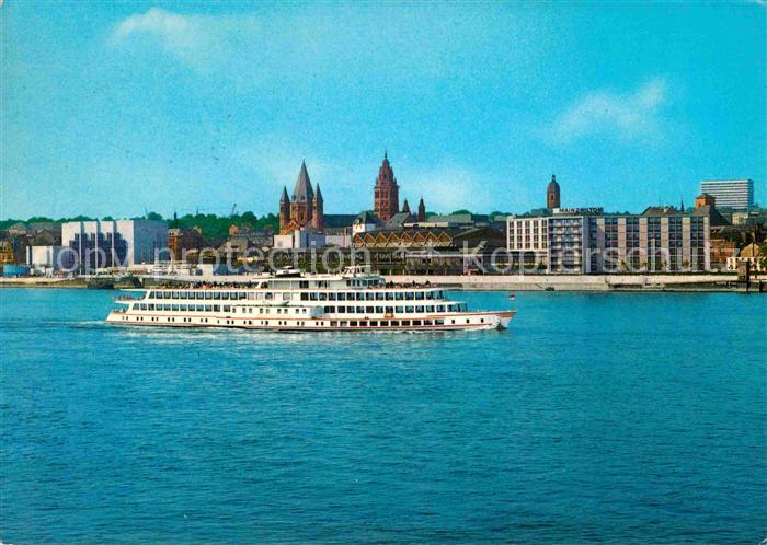 Mainz Rhein Fahrgastschiff Rheinufer Rathaus Dom Rheingoldhalle Hilton