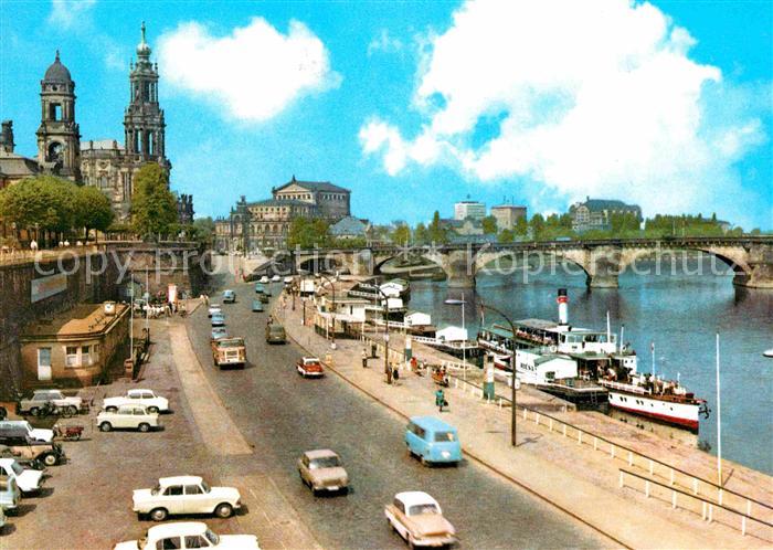 DRESDEN Elbe Bruehlsche Terrasse Elbe Dampfer Bruecke
