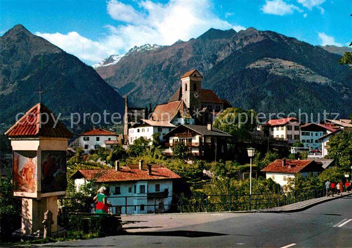 Schenna Meran Ortsansicht mit Kirche Alpen