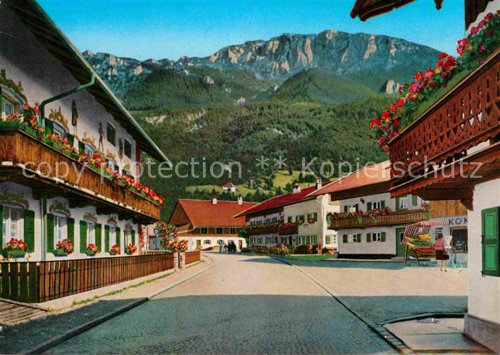 Benediktbeuern Dorfstrasse mit Benediktenwand Bayerische Voralpen