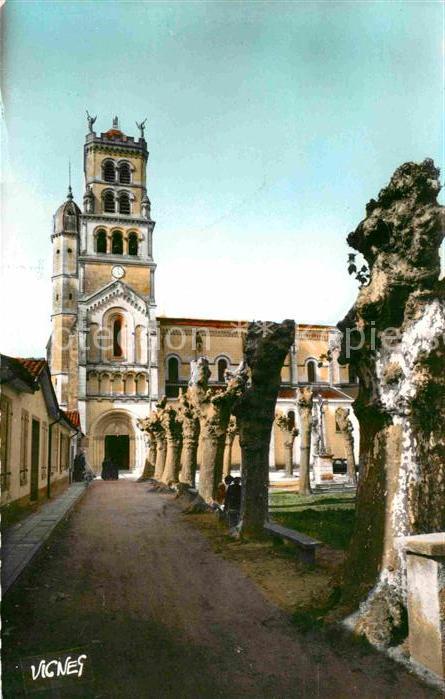 Saint-Vincent-de-Paul Landes Notre Dame de Buglose Entree de la Chapelle