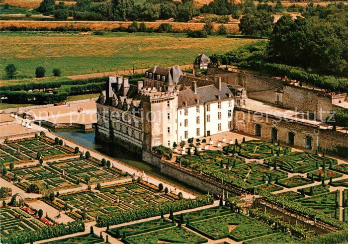 Villandry Chateau XVI siecle et les Jardins Renaissance vue aerienne