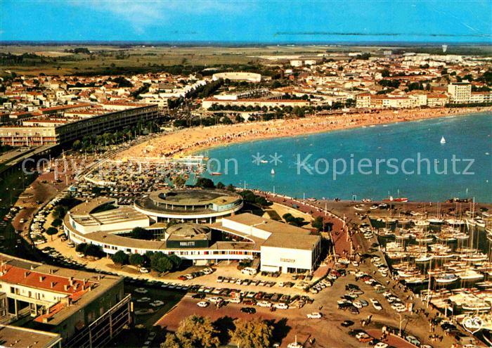 Royan 17 Vue d ensemble de la Plage et le Casino vue aerienne