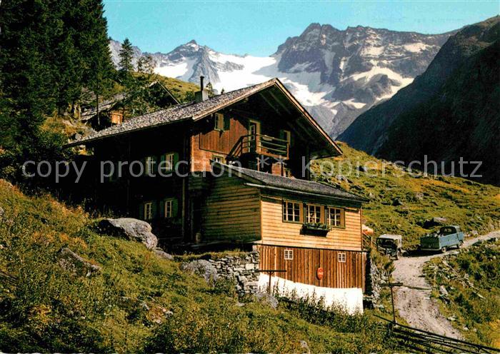 Gruene Wand Huette Alpenmotiv gegen Kasselerspitze Keilbachspitze Stillupgrund Z