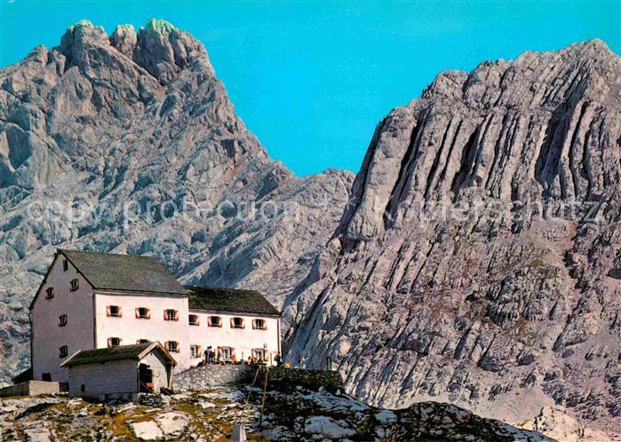 Riemannhaus gegen Schoenfeldspitze und Wurmkopf Steinernes Meer