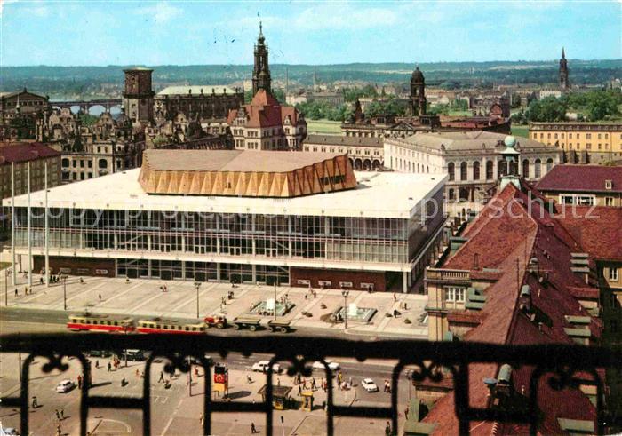 DRESDEN Elbe Blick von der Kreuzkirche zum Kulturpalast