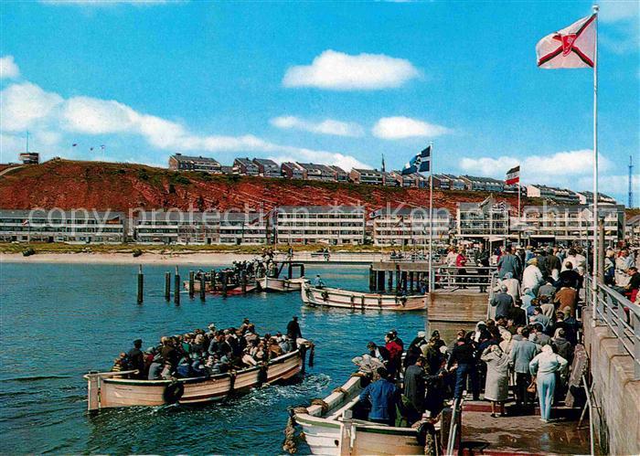 HELGOLAND Insel Schleswig-Holstein Landungsbruecke mit Blick auf den Falm