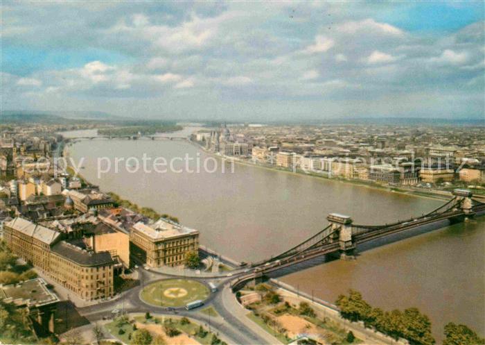 Budapest Panorama Donau Kettenbruecke