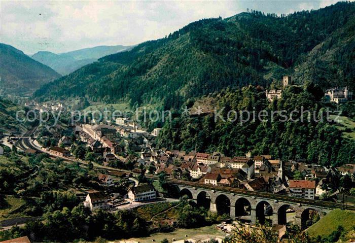 Hornberg Schwarzwald Stadtbild mit Eisenbahnbruecke Burg
