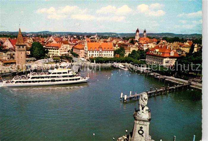Lindau Bodensee Hafen und Stadt Faehre Bayerische Loewe