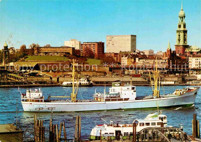HAMBURG  CITY Hafen und St Michaeliskirche