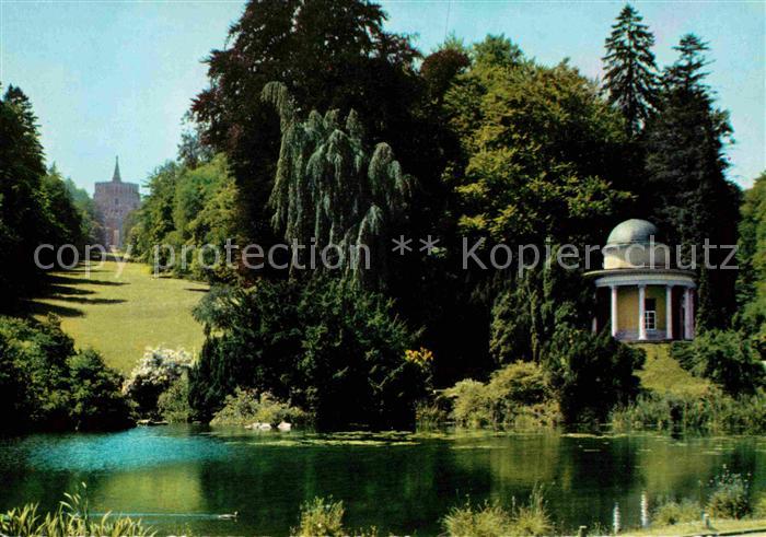 Wilhelmshoehe Kassel Bergpark Schwanenteich Pavillon Blick zum Herkules