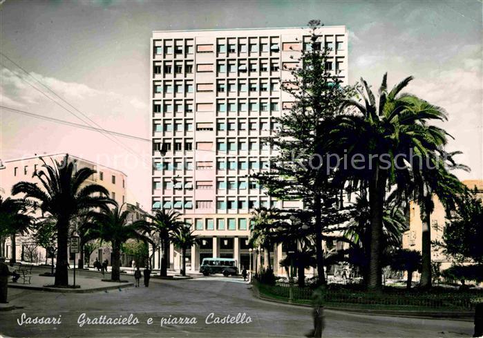 Sassari Grattacielo e piazza Castello Wolkenkratzer Schlossplatz