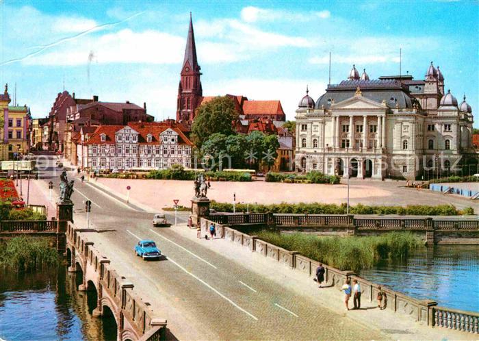 Schwerin Mecklenburg Dom und Theater Bruecke
