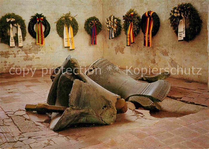Kirchenglocke Churchbell Cloche Eglise Luebeck Marienkirche 1942 zerstoerte Gloc