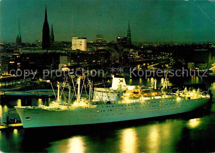 Schiffe Ships Navires Hambrug Hafen Stadtpanorama