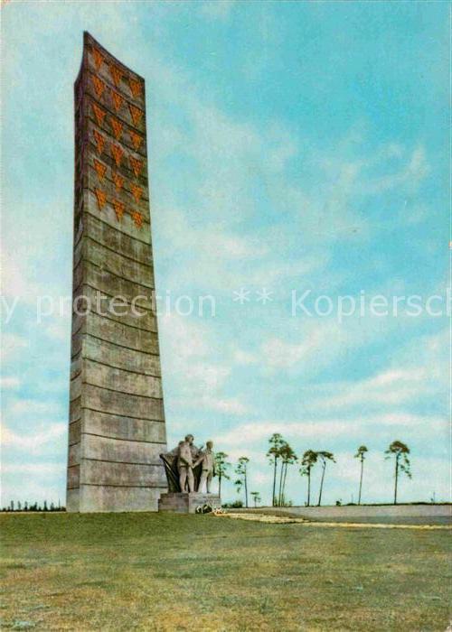 Denkmal Sachsenhausen Mahnmal Plastikgruppe Nationalpreistraeger Rene Graetz