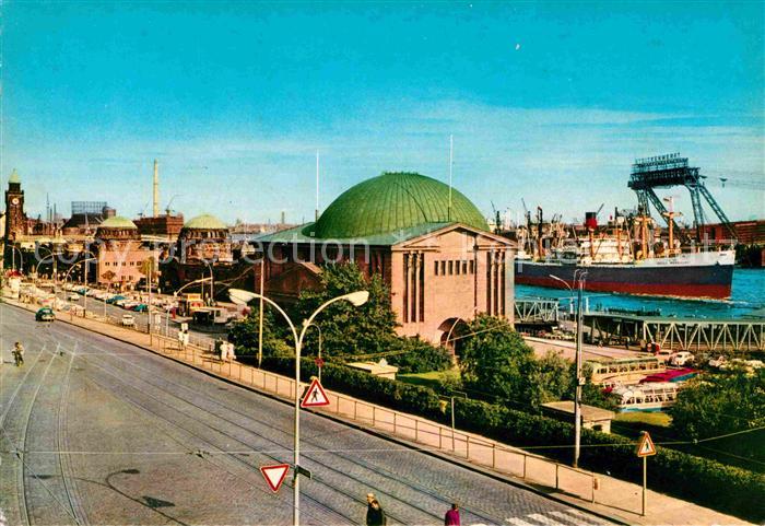 HAMBURG  CITY St. Pauli Landungsbruecke Elbtunnel-Einfahrt
